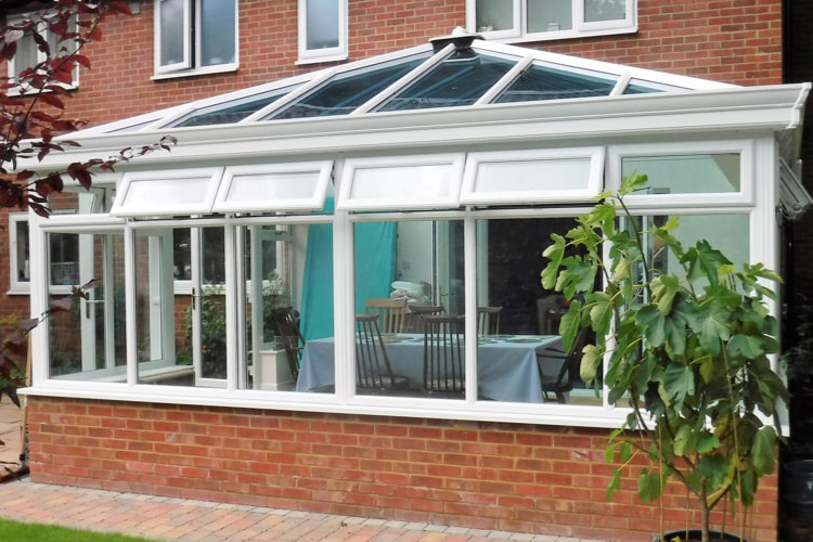 Winter Window Installation: Why Professional Fitting Matters